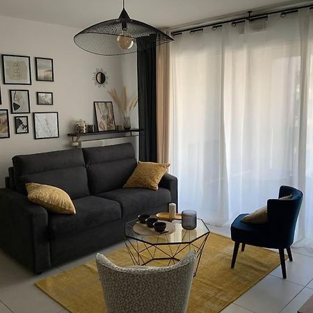 Logement Cosy Climatise Avec Parking آيكس أومبروفينس المظهر الخارجي الصورة