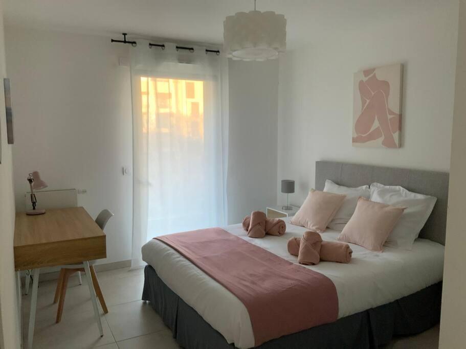 Logement Cosy Climatise Avec Parking آيكس أومبروفينس المظهر الخارجي الصورة
