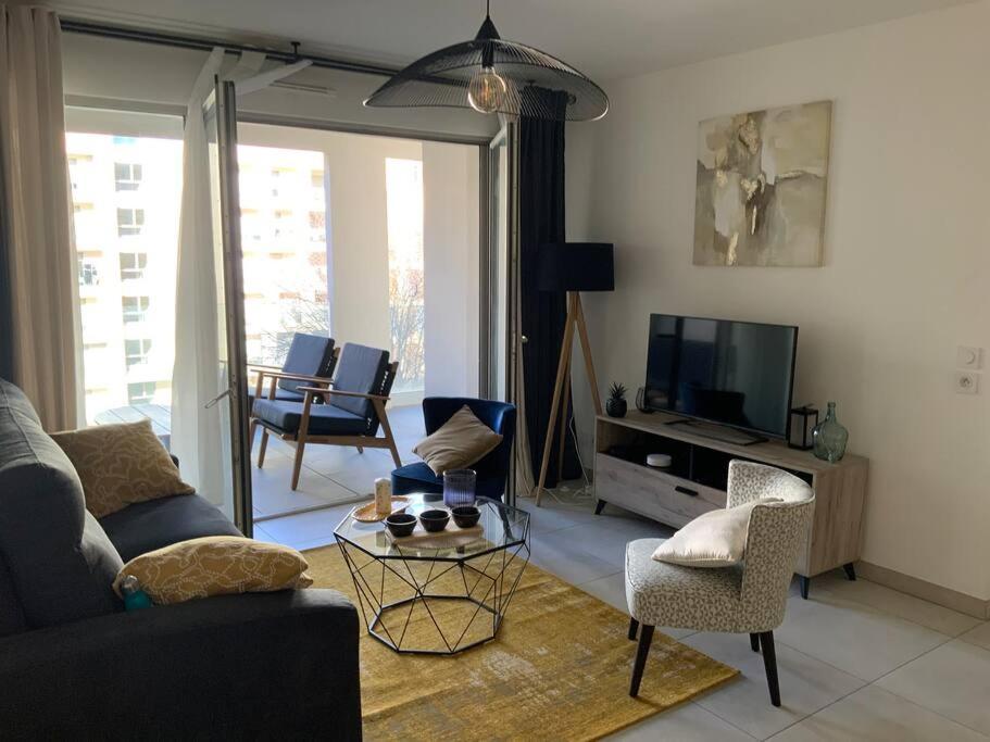 Logement Cosy Climatise Avec Parking آيكس أومبروفينس المظهر الخارجي الصورة