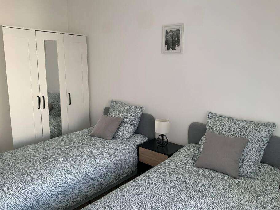 Logement Cosy Climatise Avec Parking آيكس أومبروفينس المظهر الخارجي الصورة